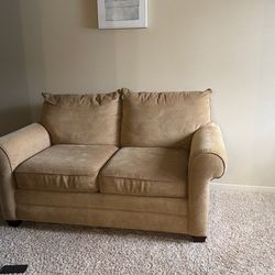 Couch/love Seat