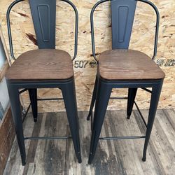 2 Stools 