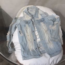 Distressed Shoulder-less Jean Jacket 