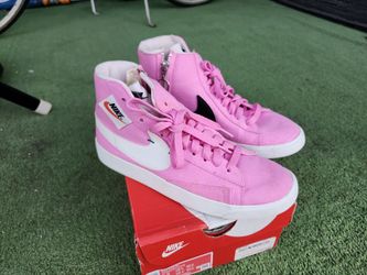 Nike Pink Hi Top Woman's Size 7.5