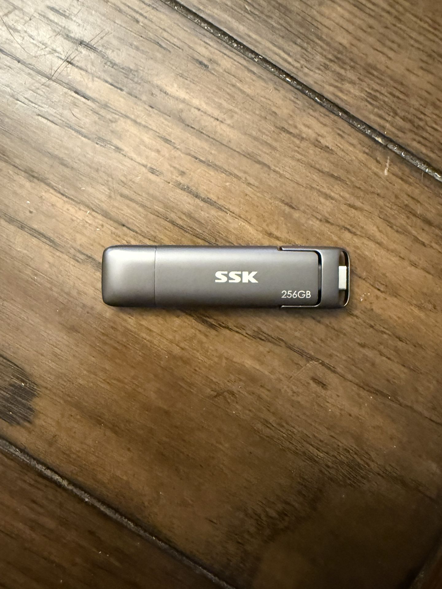 SSK 256GB USB c flash drive thumb drive memory stick for iPhone 15, android, tablet, MacBook and Windows
