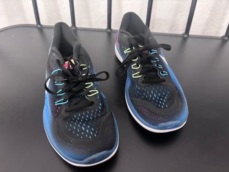 Nike 9.5 Women’s running shoes