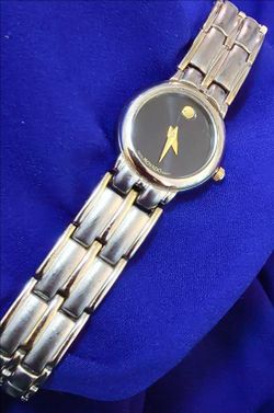 Womens fashion watch 23mm small wrist