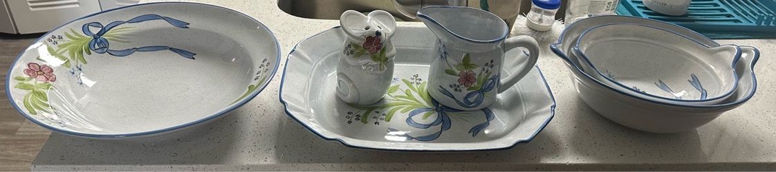 Ceramic Pasta, Antipasto, Meat etc Mouse Cheese and Sauce server set