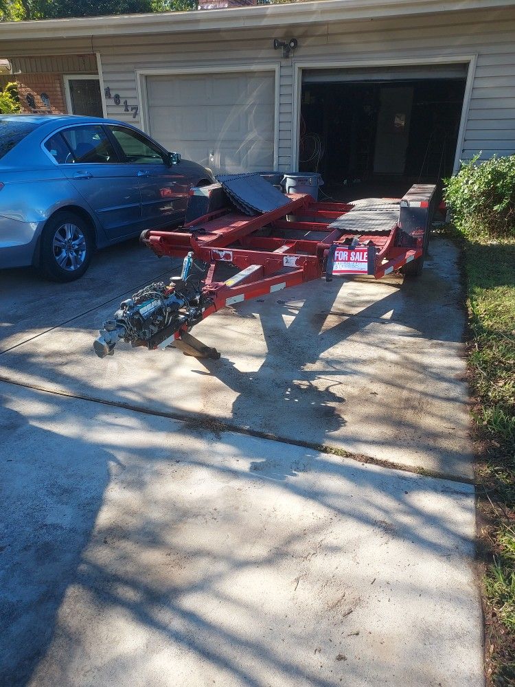 Red Door Axle Car Hauler With Hydraulic Brakes Ramps And Folding Out Side