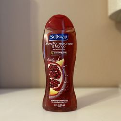 Softsoap Juicy Pomegranate And Mango Moisturizing Body Wash 