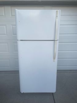 Kenmore top and bottom refrigerator for $180. Dimensions are 30Wx30Dx66H. Pick up only.