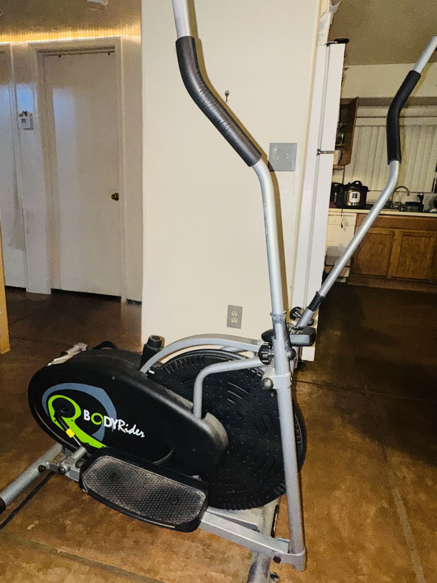 FREE Body Rider Elliptical for Sale in Tucson, AZ - OfferUp
