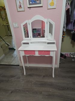 Girls Vanity