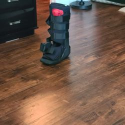 Walking Boot/Cam Boot $20 Eastvale