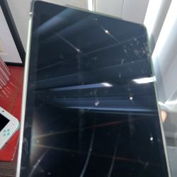 iPad Pro 9.7 2017 Model (Cracked Screen)