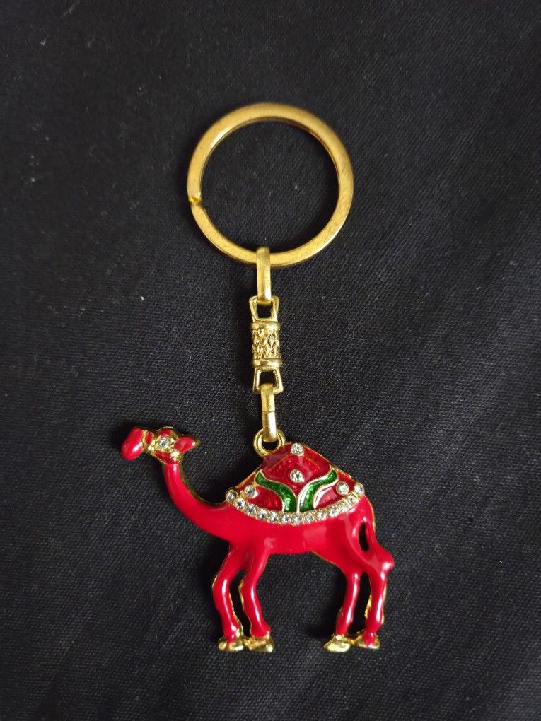 Gold Tone Enamel& Rhinestone Camel Key Chain 4"x2" Red & Gold