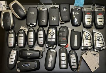 Car key fob Porsche key Toyota key fob Nissan key fob Bmw key fob Mercedes benz key fob Range rover key fob Chevrolet key fob Dodge key fob Honda key