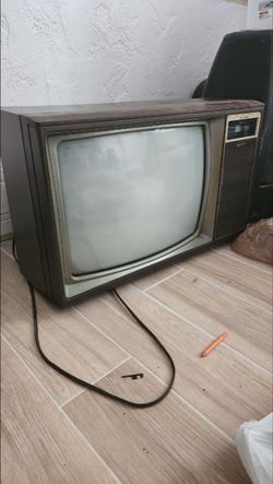 Vintage Zenith Tube TV great for retro gaming