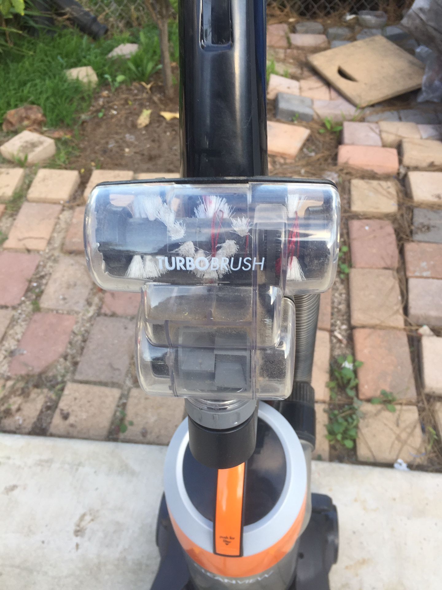 Bissell CleanView 1831 Upright Vacuum - Bagless - Samba orange Product highlights * OnePass technology with powerful suction and innovative brush des