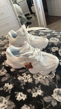 🌸🌸🌸NEW BALANCE TENNIS SHOES🌸🌸🌸