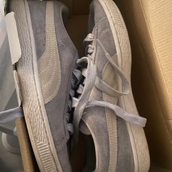 Gray /Cream Puma size 7.5 Women’s sneaker