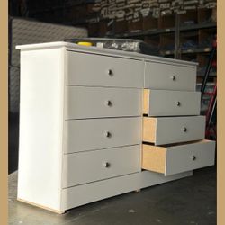8 drawers dresser / Eight drawers dresser