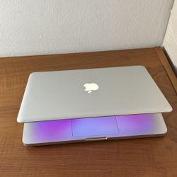 Apple MacBook Pro 13” I5/8GB/256GB SSD $150