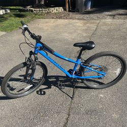Specialized 24” Youth/Teen Bike – 7 Speed – Front Suspension (Lake Stevens)