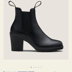 Brand New Blundstone High Heeled Boots #2365 Size 8.5