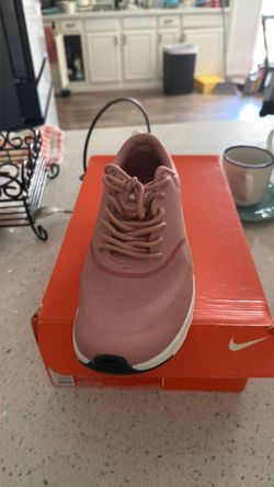 nike shoes size 8 women