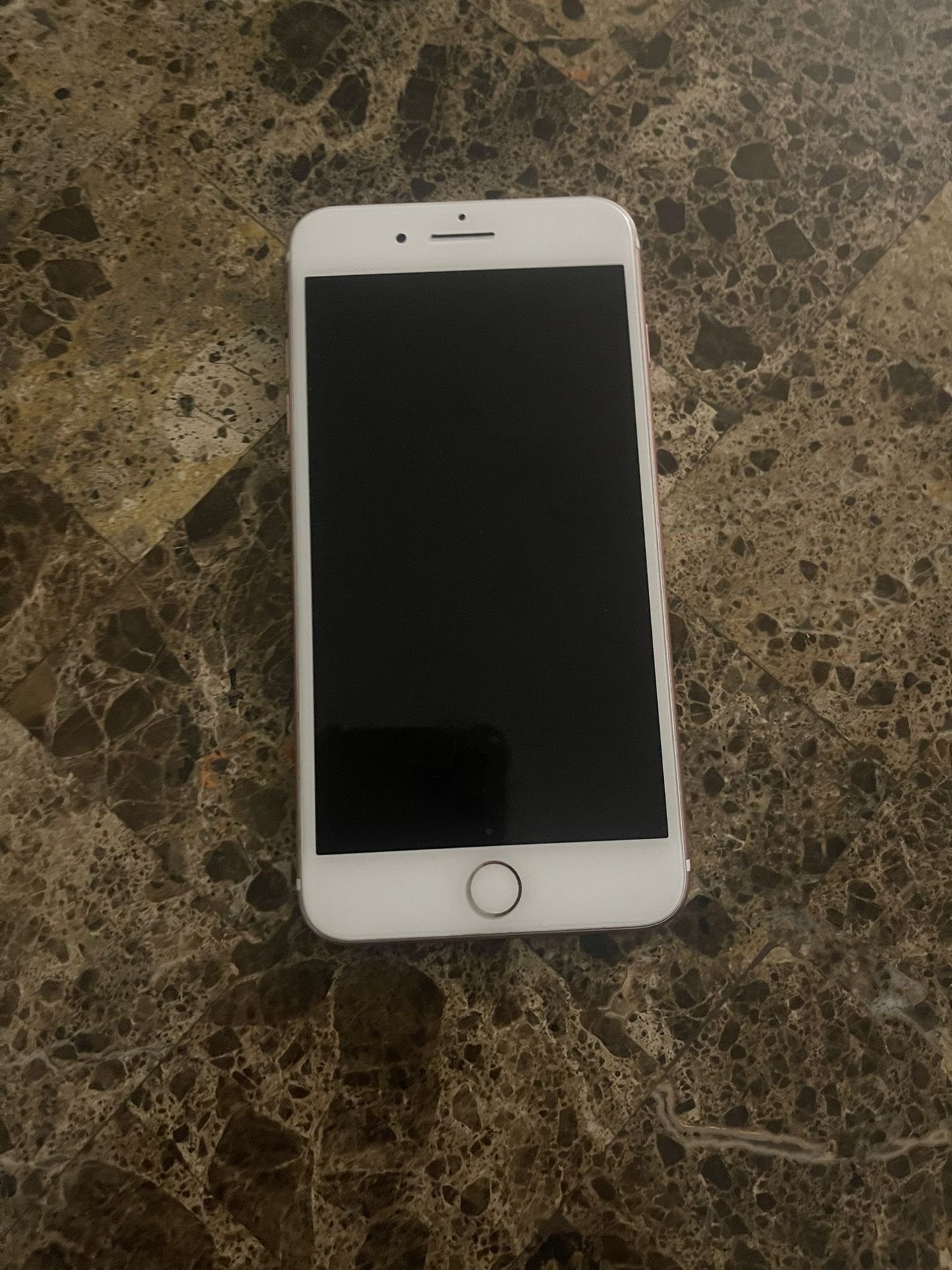 Iphone 7 Plus 128 GB With A Durable Black Case