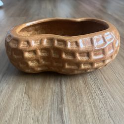 Ceramic Peanut Dish 