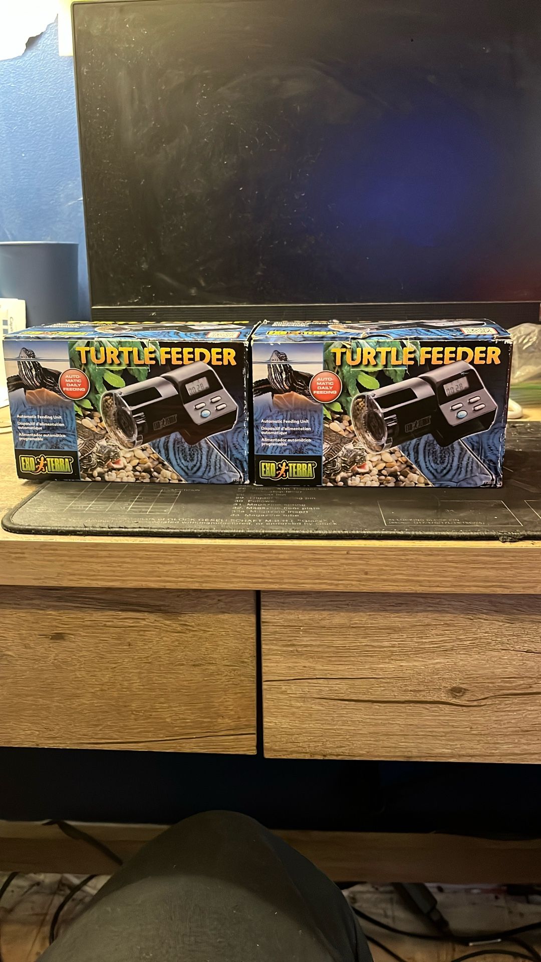 2 EXOTERRA TURTLE FEEDERS
