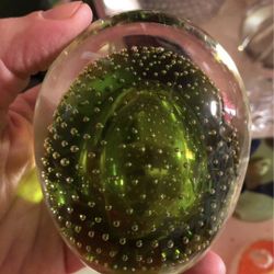 Vintage bullicante controlled bubbles clear paperweight with emerald green inside See Description