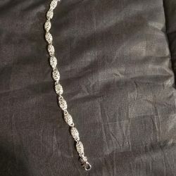 7.5 Inch Pineapple Link Bracelet