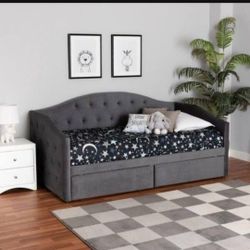 Beautiful Full Size Daybed With Storage(New)