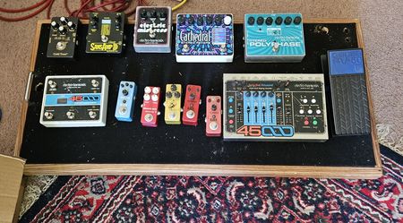 Huge Guitar Pedal Effects Board And Pedals
