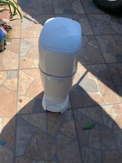 Baby diaper trash can