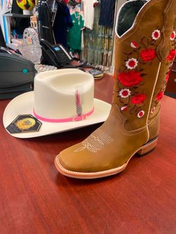 Botas vaqueras de piel con sombrero para mujer