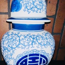  Beautiful  Blue White Flower Vase - Urn  $25