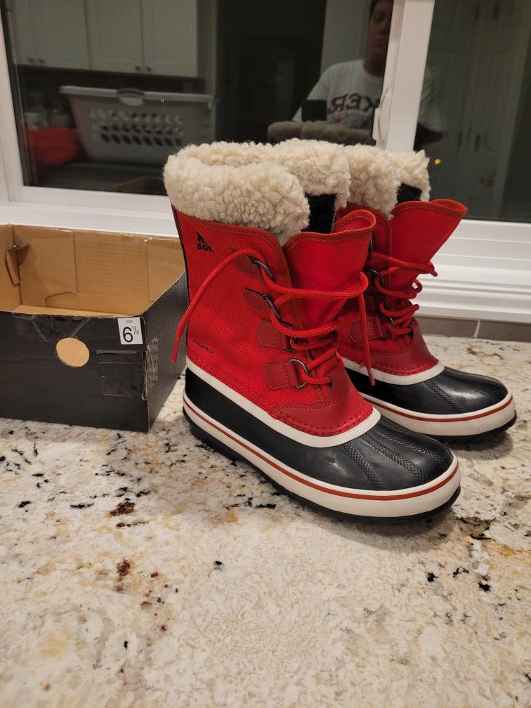 Women's SOREL BOOTS