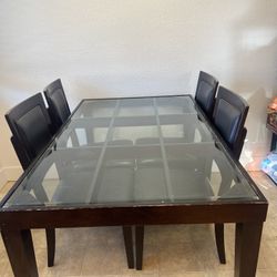 4 Person Table