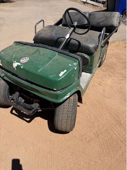 Golf cart (damaged)