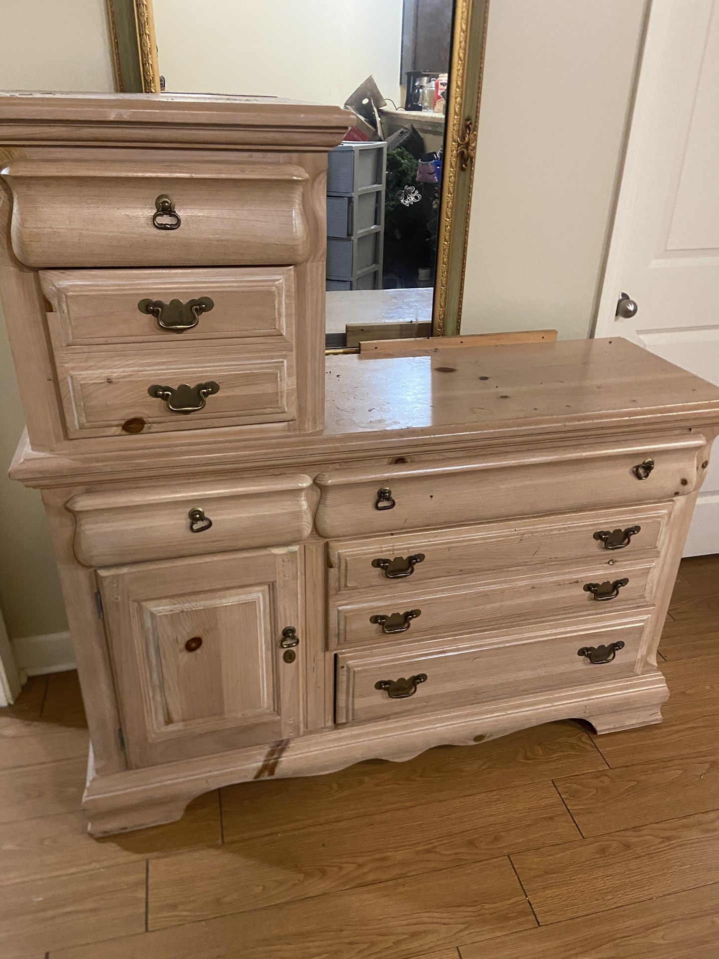 Dresser