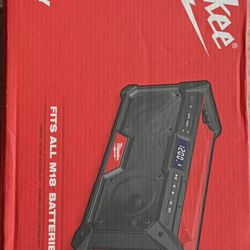 Milwaukee Bluetooth Radio 
