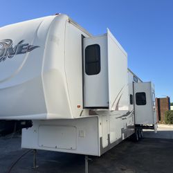 2007 Toy Hauler