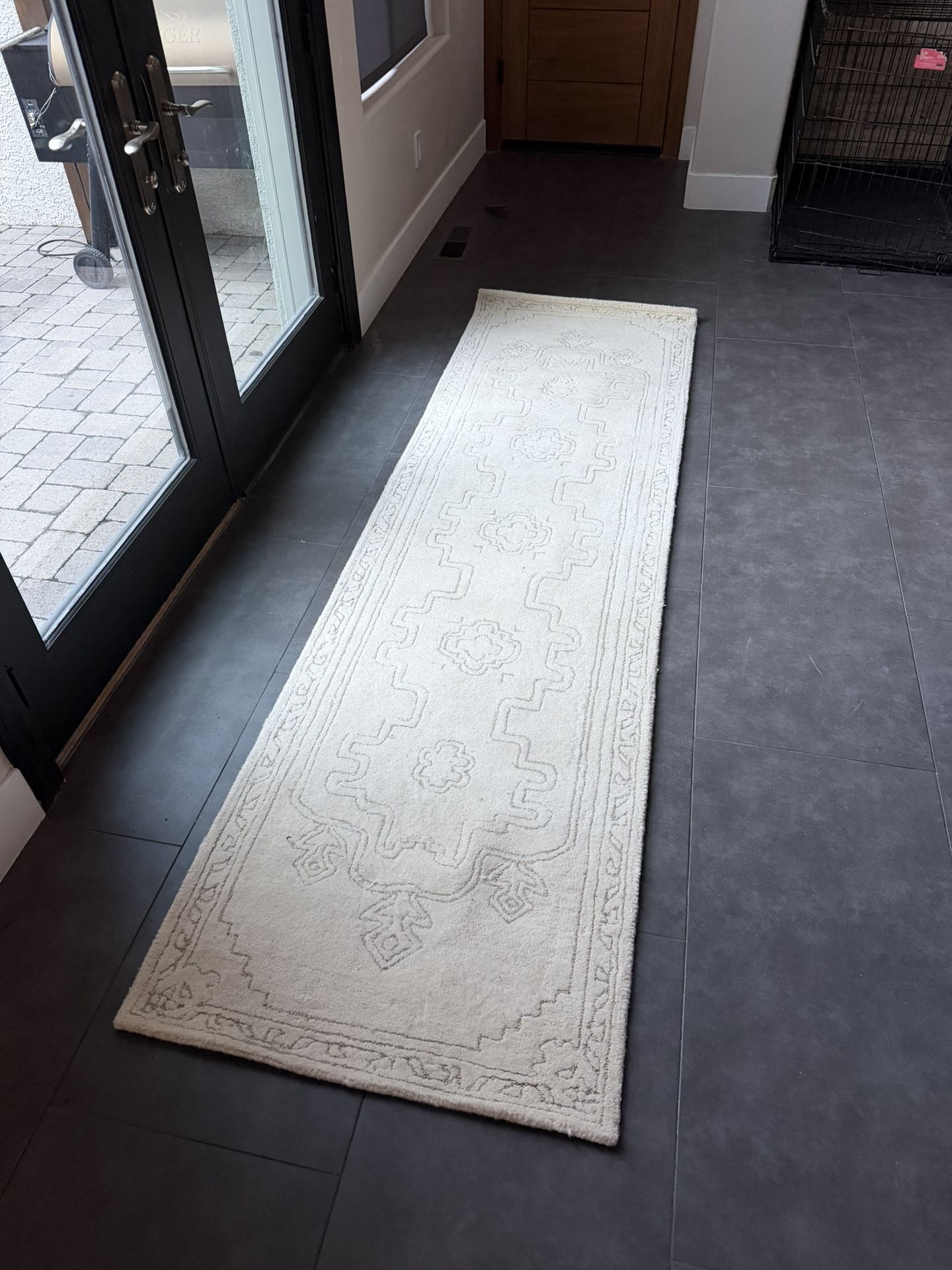 New West Elm Runner Rug 2.5x6’ Cream Aztec