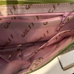 A BUNCH OF DIFFRENT VINTAGE WOMEN PURSES FOR 5-20 A PIECE