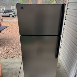 GE Stainless Steel Fridge