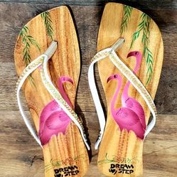 Flamingo Wooden Flats size Woman's 9