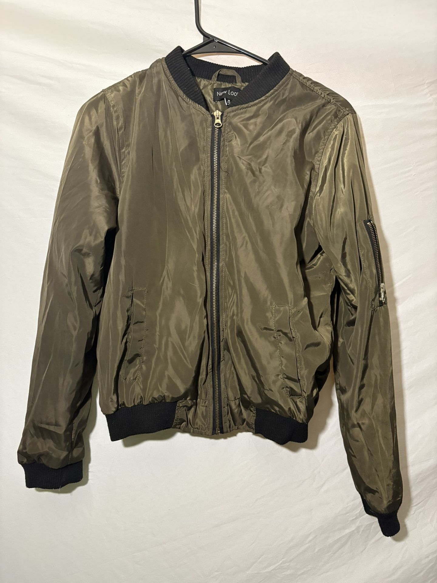 OLIVE GREEN BOMBER JACKET
