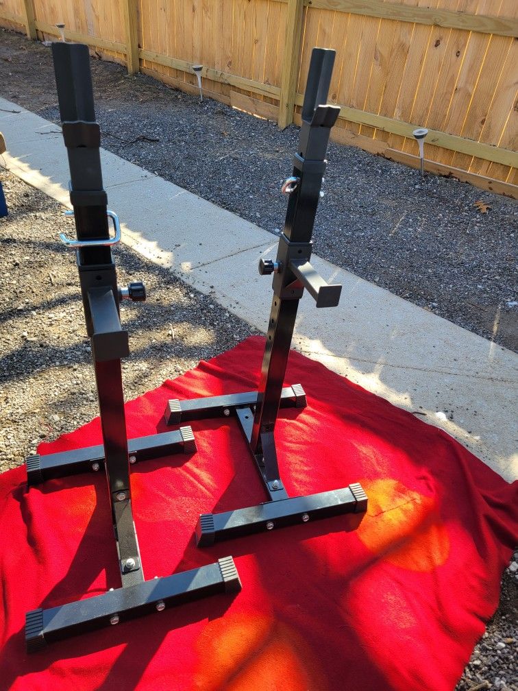 SQUAT RACK EXCELLENT CONDITION
11525 S HALSTED DUNKIN DONUTS/ 7111.S WESTERN WALGREENS
60$ CASH ONLY AS IS