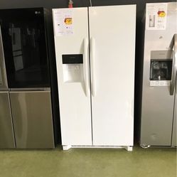 Frigidaire Side By Side Refrigerator With Water Dispenser In White