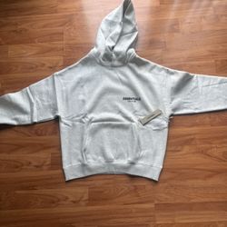 BRAND NEW ESSENTIAL HOODIES WITH BAG AND TAGS DM FOR SIZE AND COLORS‼️‼️✅🔌👍